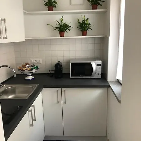 William Apartment *